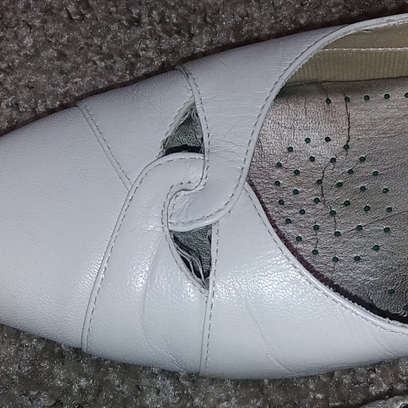 Cream wedges Size 7 - Picture 5 of 5